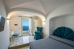5 bedrooms, desk, iron/ironing board, travel crib - Spring Villa with panoramic views and private pool (Furore)