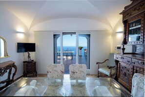 Interior - Spring Villa with panoramic views and private pool (Furore)