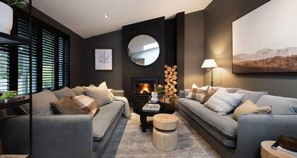 Mi Casa Su Casa - stylish Interiors with Sauna!