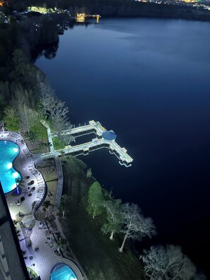 Outdoor pool, a heated pool - Disney Lakefront Luxury! (Orlando)