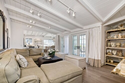 Ocean Views, Across The Street From Beach, Patio