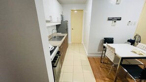 Fridge, microwave, oven, stovetop - The Grand midori (Makati)
