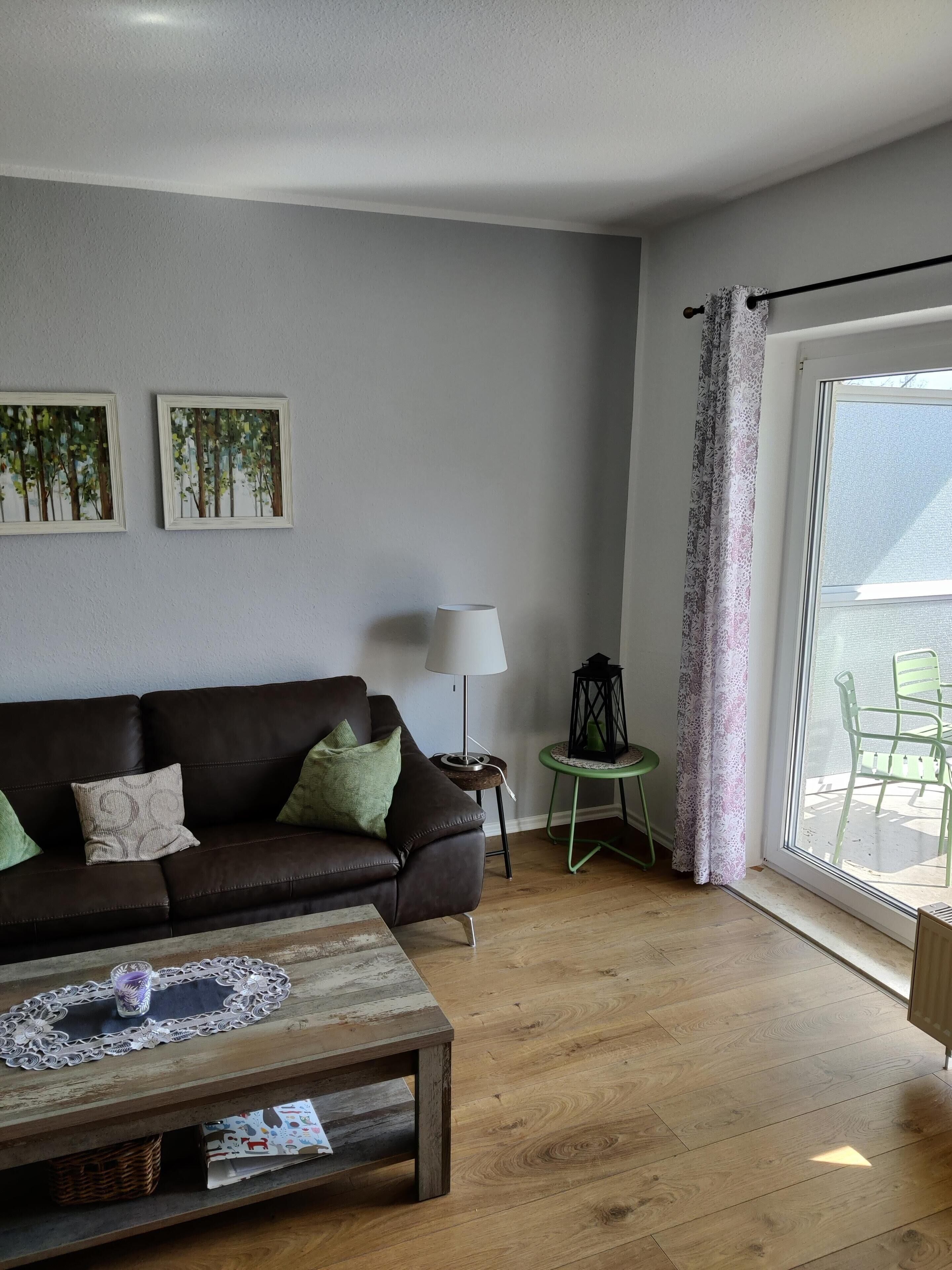 Smart TV, DVD player, stereo