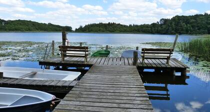 gemütliche Ferienwohnung direkt am See in herrlicher Natur