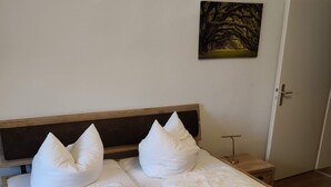 2 soverom, strykejern/-brett, reiseseng for barn og wi-fi (inkludert)
