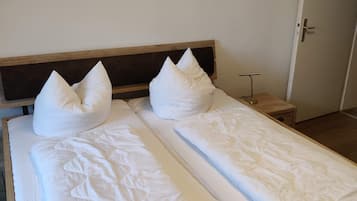 2 bedrooms, iron/ironing board, travel crib, free WiFi