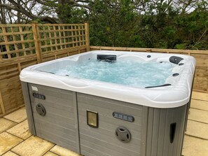 Outdoor spa tub - The Corn Tallet (Bideford)