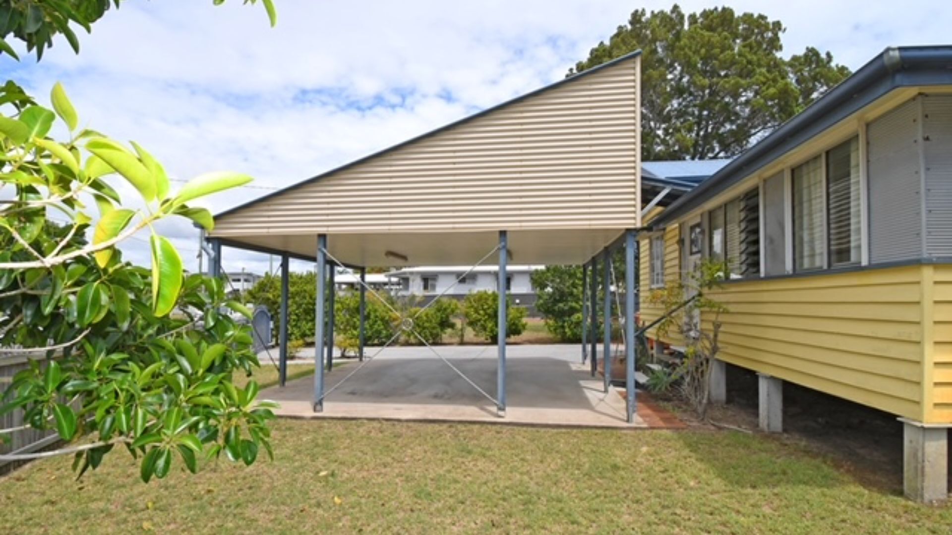 Torquay Treasure - Located in beautiful Hervey Bay less than 100m walk to the beach — image 11