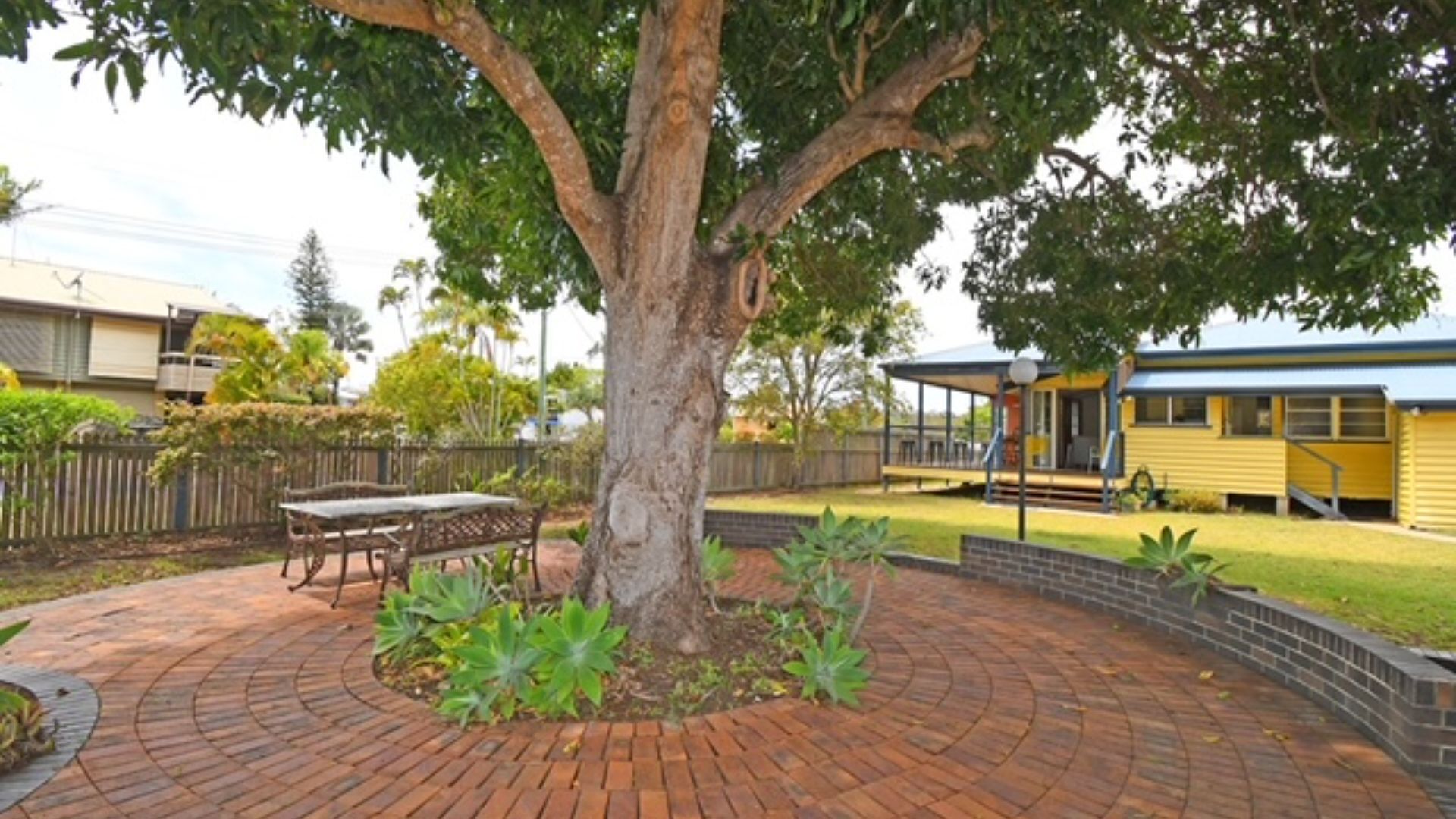 Torquay Treasure - Located in beautiful Hervey Bay less than 100m walk to the beach — image 25