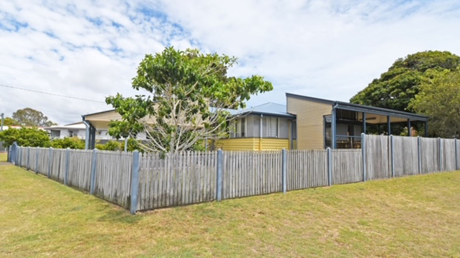 Torquay Treasure - Located in beautiful Hervey Bay less than 100m walk to the beach — image 13