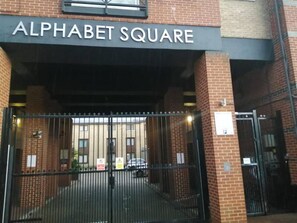 Apartment | Exterior - House - Sleeps 8 & Free Parking (London)