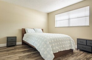 2 bedrooms, WiFi - Spacious 2 bedroom (sleeps 6) - 5 mins from beach! (Miami Beach)