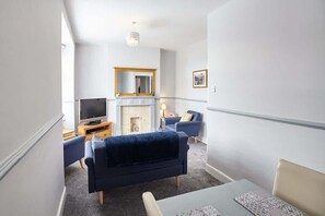 TV, DVD player, offices - Host & Stay | Cobblestones (Marske-by-the-Sea)