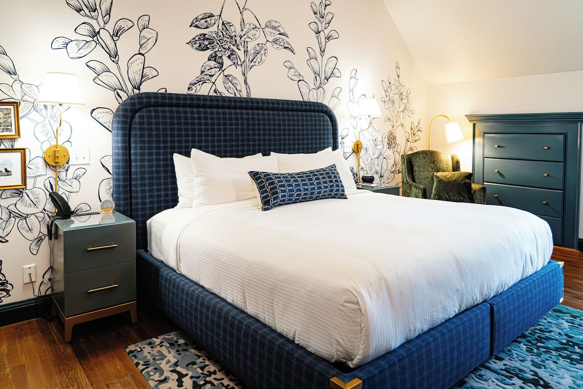 Main House - 1 King Bed | 1 bedroom, in-room safe, laptop workspace, free WiFi