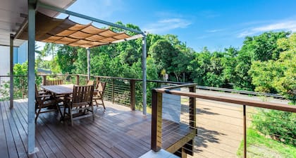 Large Family Home on Lammermoor Beach