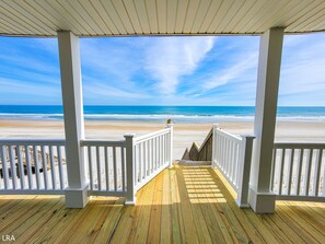 Property grounds - Beach House - Pet-Friendly Oceanfront Gem (Surf City)