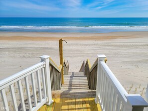 Beach nearby - Beach House - Pet-Friendly Oceanfront Gem (Surf City)