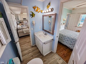 3 bedrooms, WiFi, bed sheets - Beach House - Pet-Friendly Oceanfront Gem (Surf City)