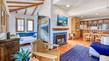 TV, fireplace