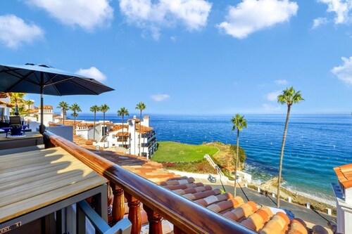 H894: Splendid Villa, ONLY 7 Steps, Breathtaking Ocean Views, Cart, Fireplace