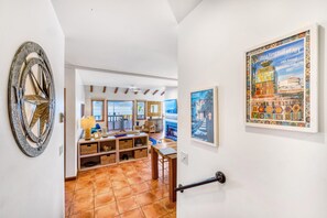 Lobby - H894: Splendid Villa, ONLY 7 Steps, Breathtaking Ocean Views, Cart, Fireplace (Avalon)