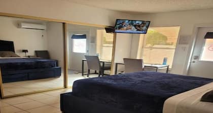 studio cross the street to Freedom Park Miami 3 minutes from Miami Int Airport