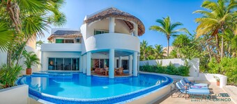 Sophisticated Spa Style Beachfront Villa with Heated Pool