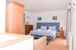 2 bedrooms