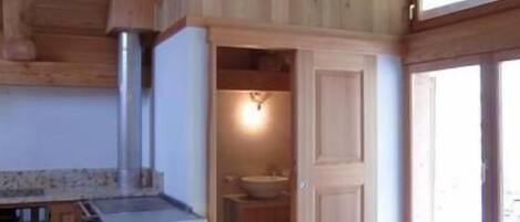 Frigorifero, forno, piano cottura, macchina per tè/caffè