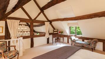 9 soverom, safe på rommet, strykejern/-brett og wi-fi (inkludert)