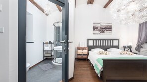 4 室のベッドルーム、アイロン / アイロン台、WiFi、ベッドシーツ