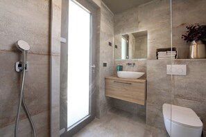 Shower - Luxury Villa Lipa Tree (Novigrad)