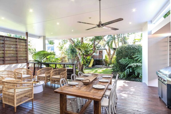 Outdoor dining