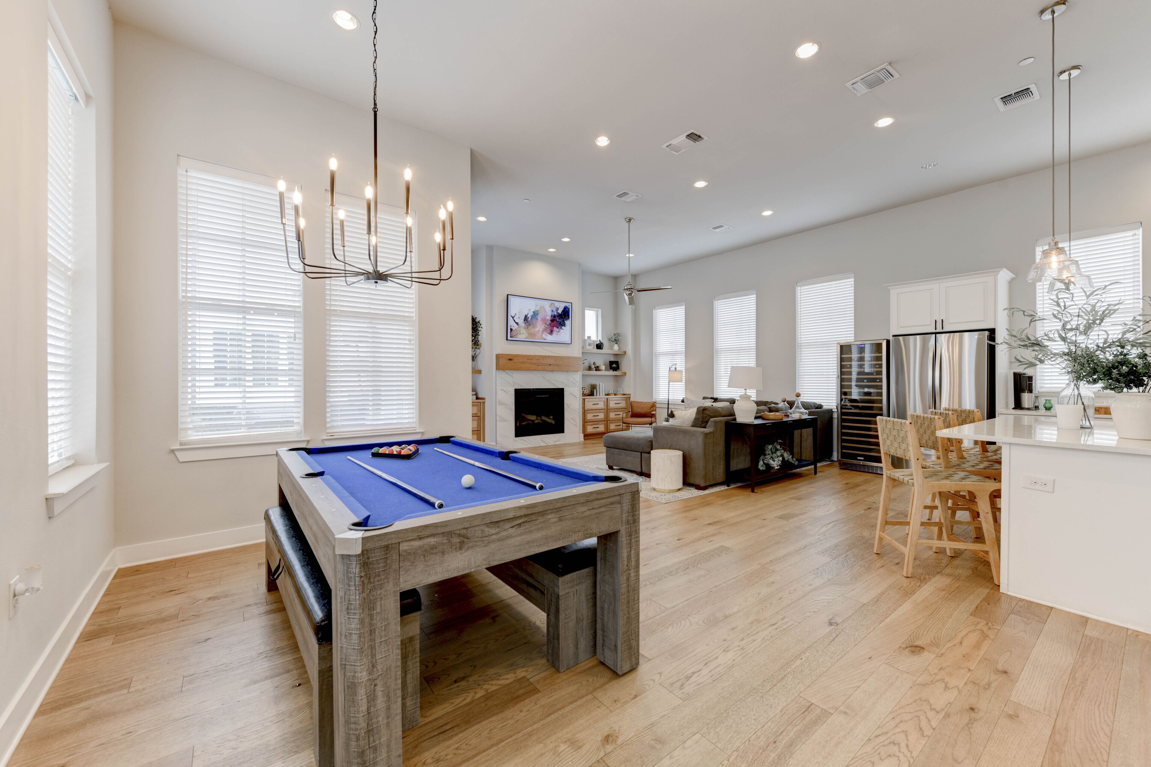 Spacious 4 Story House 1 Mile From Downtown