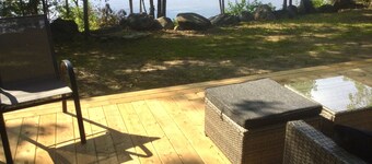Newly Renovated 4 Bedcottage on the Ottawa River with Sandy Beaches & Warm Water