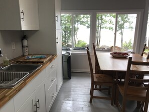 Dining - Newly Renovated 4 Bedcottage on the Ottawa River with Sandy Beaches & Warm Water (Pembroke)