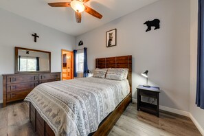3 bedrooms, WiFi, bed sheets