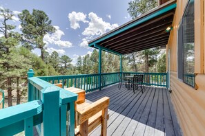 Outdoor dining - 'Majestic Pines' Ruidoso Retreat w/ New Hot Tub! (Ruidoso)