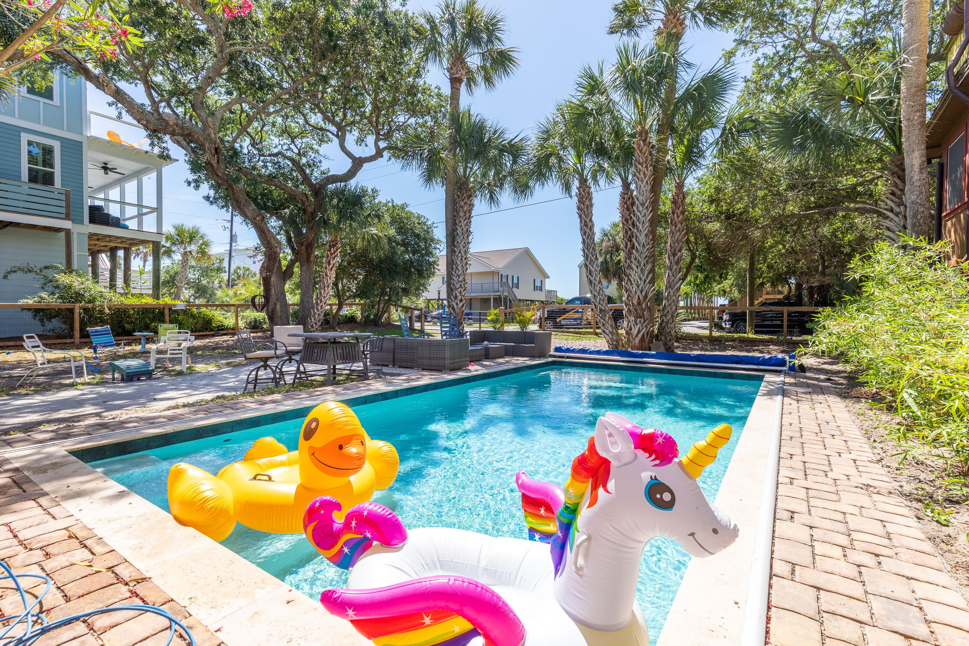 Stay @ Sandy Paws Retreat -Private Pool - Close to Town - Pet Friendly!
