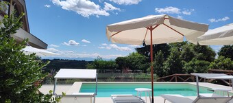 Exclusive villa with pool in the Roero countryside