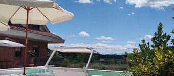 Exclusive villa with pool in the Roero countryside