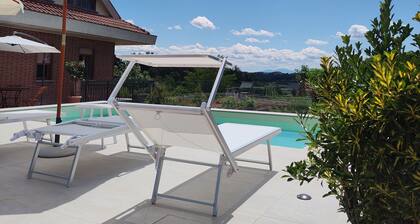 Exclusive villa with pool in the Roero countryside