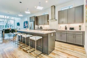 Casa de ciudad, 4 habitaciones | Cocina privada