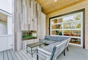 Townhome, 4 Bedrooms - 8th Ave Rooftop Pad by Music City Luxury Stays (Nashville)