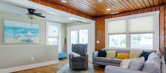 Pet friendly home w yard across from beach