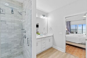 Shower, jetted bath, towels - Beach Front Home on Cape San Blas (Cape San Blas)