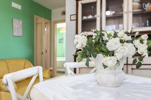 Appartamento Basic | Area soggiorno | TV