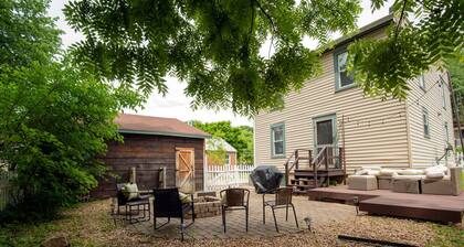 Four Bedroom House Walkable to Main St by StayLage