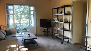 Télévision, livres, chaßne hi-fi