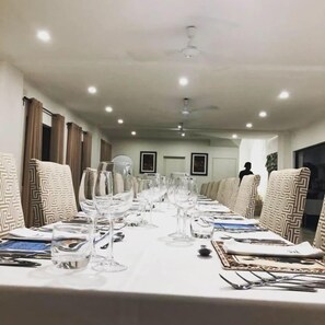 2 restaurants, breakfast served - Zambezi Boutique Guesthouse (Victoria Falls)